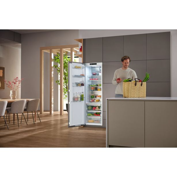 HLADILNIK MIELE K 7747 C 125 GALA EDITION