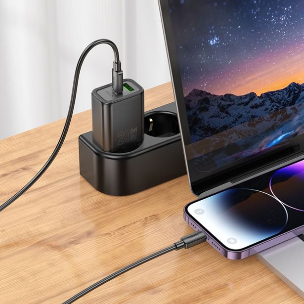 HOCO POLNILEC N61 GAN PD 20W USB-A, TYPE C S KABLOM TYPE C NA LIGHTNING ZA IPHONE - ČRN