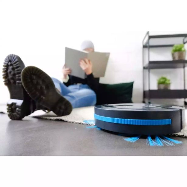 ROBOTSKI SESALNIK HOOGO R2 RO201