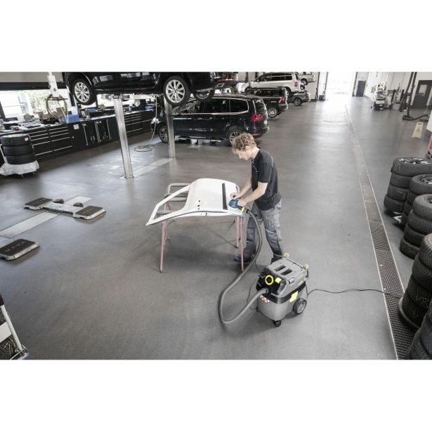 INDUSTRIJSKI MOKRI/SUHI SESALNIK  KARCHER PROFESSIONAL NT 30/1 AP TE L