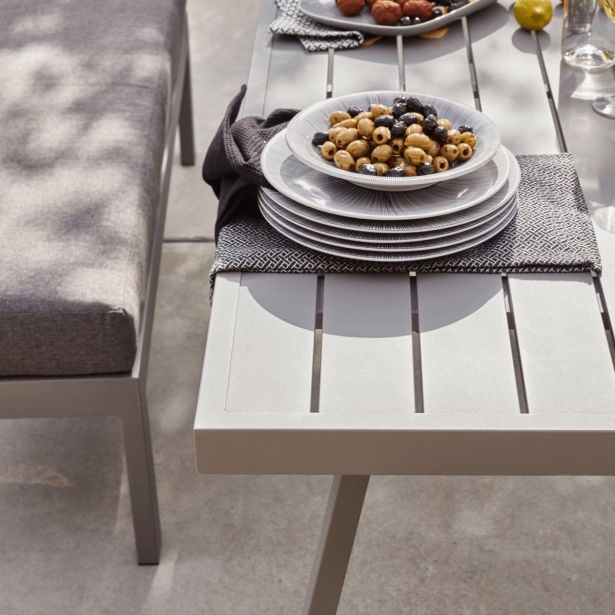 KOVINSKA VRTNA GARNITURA NATERIAL KOTNA NAXOS II SIVA ALU