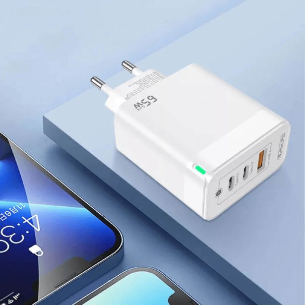 JELLICO HIŠNI ADAPTER C79 220V GUN QUICK CHARGE PD 65W VHOD 1X USB A IN 2X TYPE C - BEL