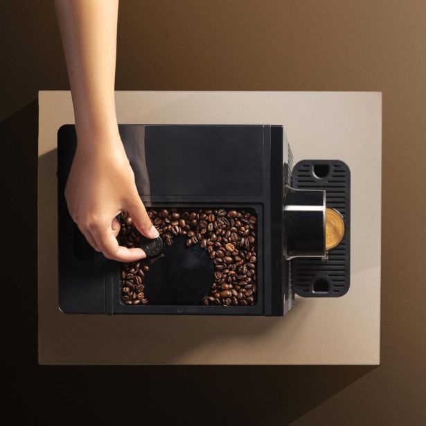 KAVNI APARAT CECOTEC CREMMAET CUBE