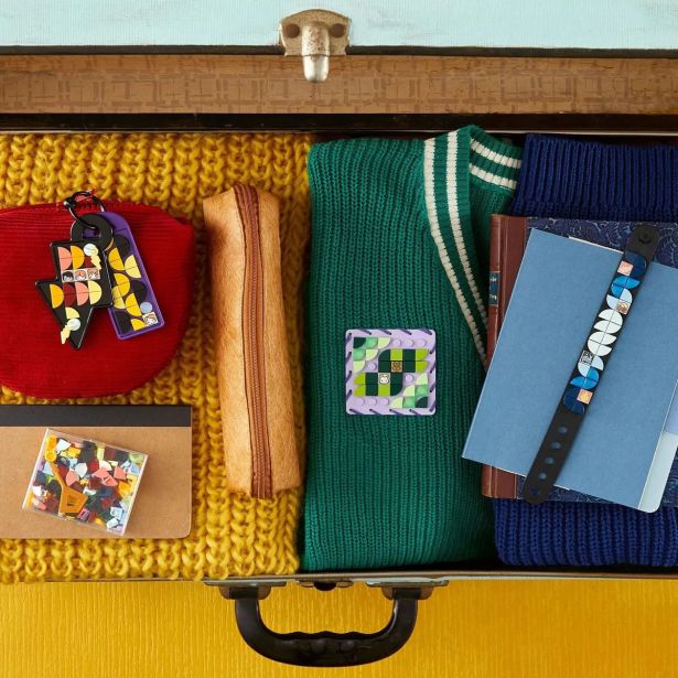 KOCKE LEGO DOTS KOMPLET Z DODATKI ZA BRADAVIČARKO 41808