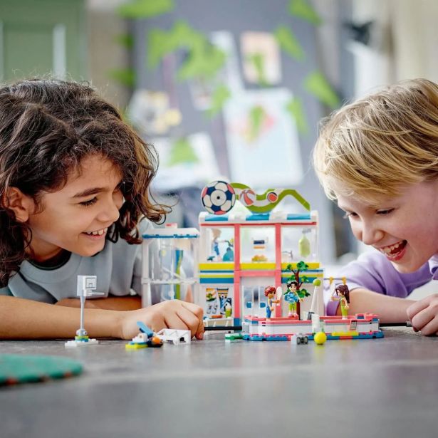 KOCKE LEGO FRIENDS ŠPORTNO SREDIŠČE 41744