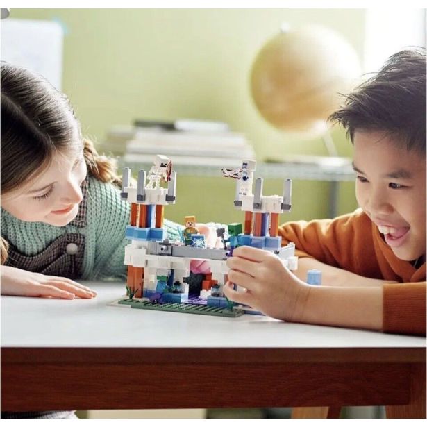 KOCKE LEGO MINECRAFT LEDENI GRAD 21186