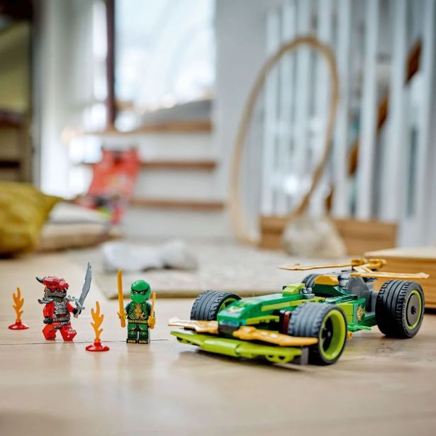 KOCKE LEGO NINJAGO' 71828 LLOYDOV DIRKALNI AVTOMOBIL NA