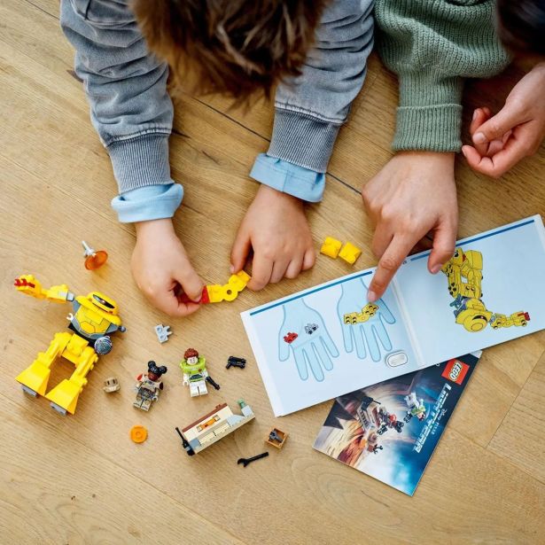 KOCKE LEGO PIXAR KOZMOBLISK ZYCLOPOV LOV 76830