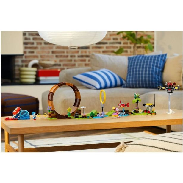 KOCKE LEGO SONICOV IZZIV Z ZANKO NA ZELENEM GRIČU