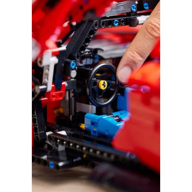 KOCKE LEGO TECHNIC FERRARI DAYTONA SP3 42143