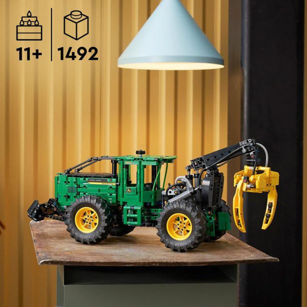 KOCKE LEGO TECHNIC VLAČILEC HLODOV JOHN DEERE 948L-II 42157