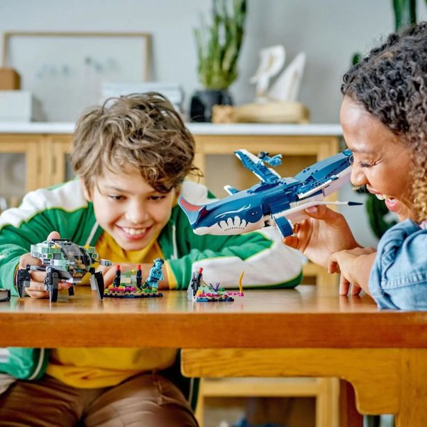 KOCKE LEGO TULKUN PAYAKAN IN RAKOV OKLEP