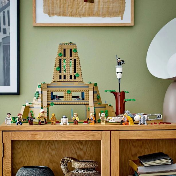 KOCKE LEGO UPORNIŠKA BAZA YAVIN 4