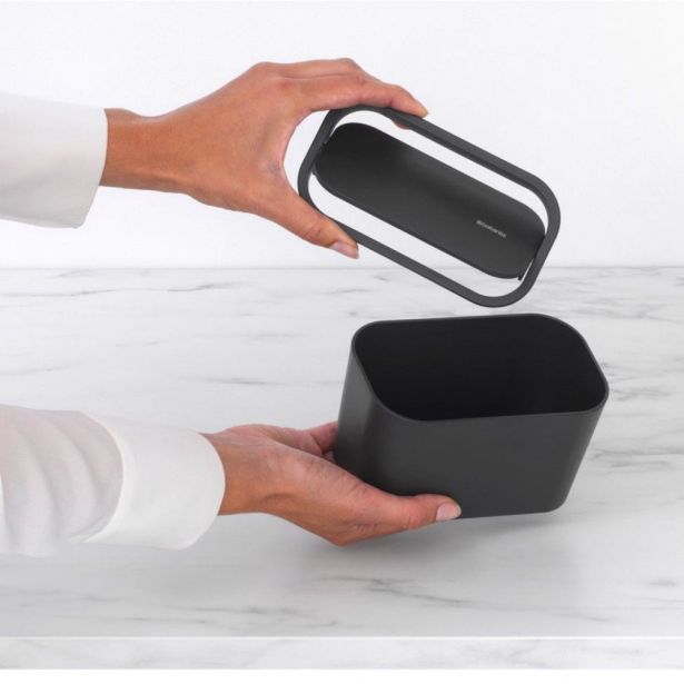 KOPALNIŠKA GALANTERIJA BRABANTIA KOZMETIČNI KOŠ MINDSET SIV