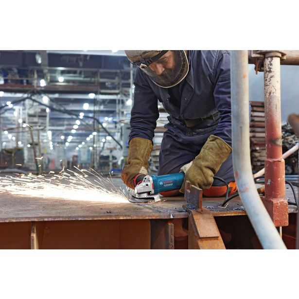 KOTNI BRUSILNIK BOSCH PROFESSIONAL GWS 15-125 CIEP