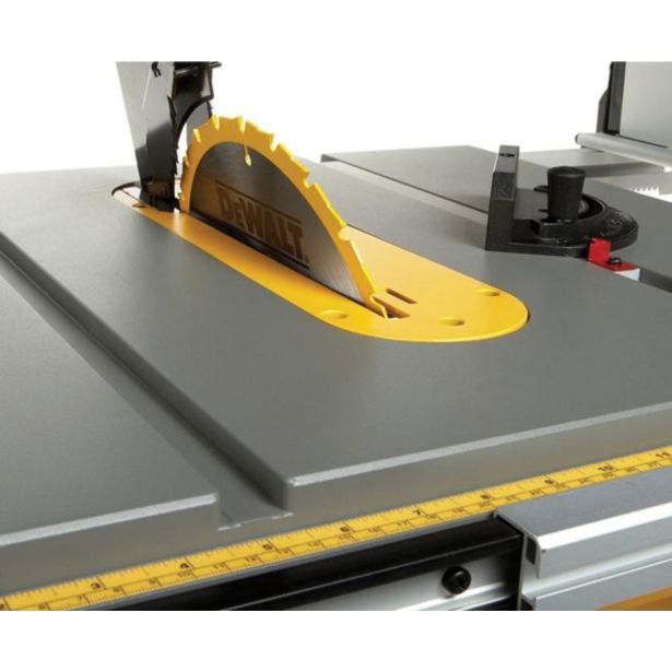 LAHKA PRENOSNA NAMIZNA ŽAGA DEWALT DW745