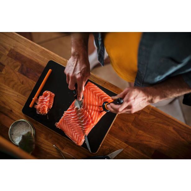 KUHINJSKI NOŽ FISKARS ZA FILIRANJE FUNCTIONAL FORM