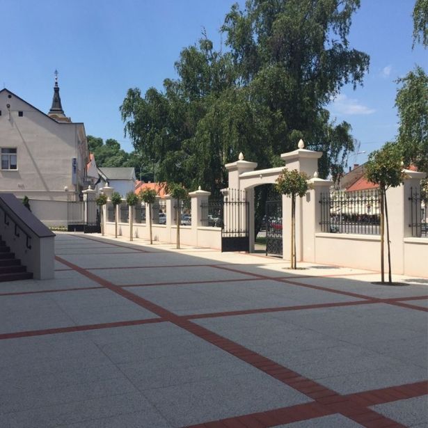 BETONSKA PLOŠČA SEMMELROCK LA LINIA, GRANDE PLOŠČE 120/40/10 CM, SVETLO GRAN