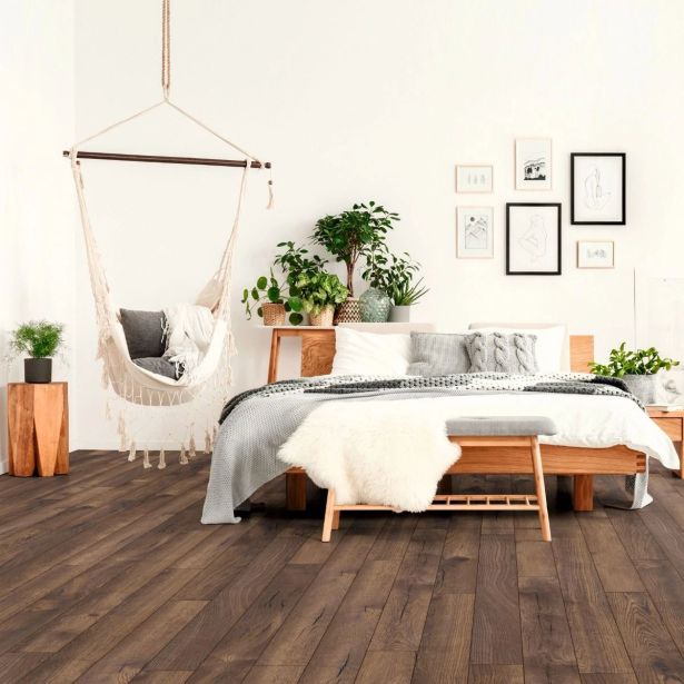 LAMINAT, 10MM, 33. RAZRED KRONOTEX AQUA AMAZONE PETTERSON HRAST TEMNI D 4766