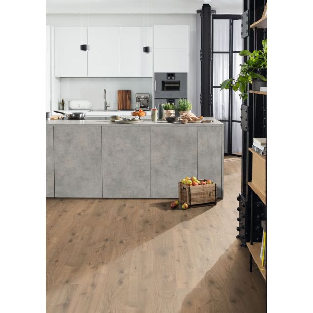 LAMINAT, 7.5MM, 33.RAZRED EGGER HOME ALMINGTON HRAST NARAVEN SREDNJI