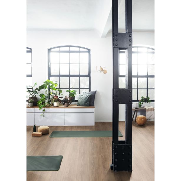 LAMINAT, 8MM, 32. RAZRED EGGER HOME NEWPORT HRAST RJAV TEMEN