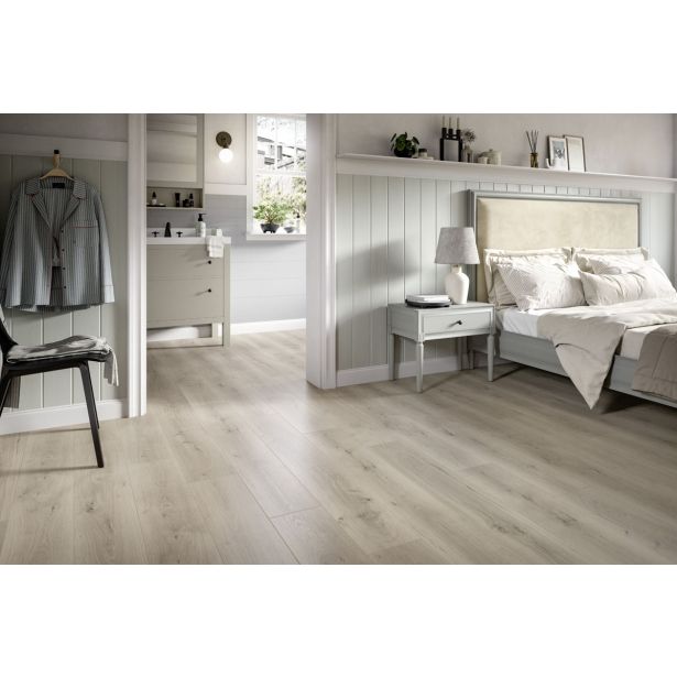LAMINAT, 8MM, 32. RAZRED EGGER HOME PINOT HRAST SVETLOSIV SREDNJI