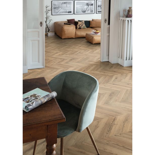 LAMINAT, 8MM, 32. RAZRED EGGER HOME RILLINGTON HRAST TEMEN SREDNJI