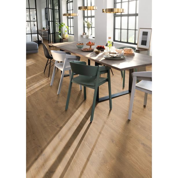 LAMINAT, 8MM, 32. RAZRED EGGER HOME WALTHAM HRAST NARAVEN SREDNJI