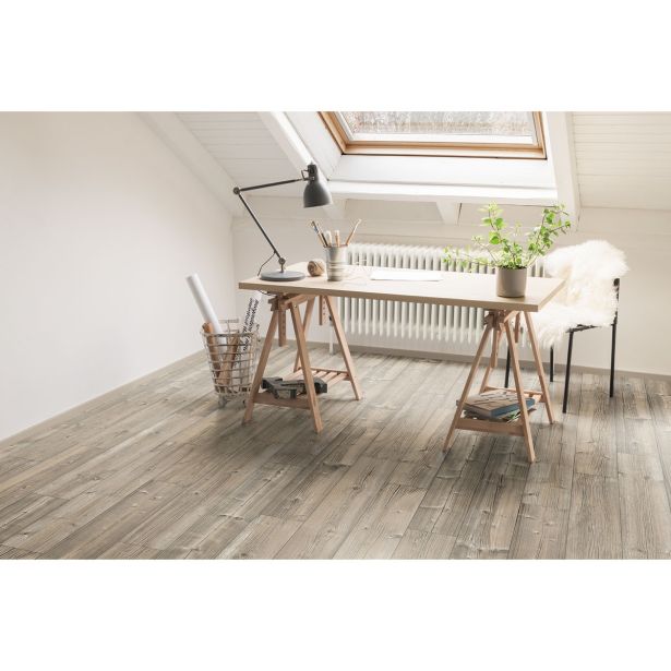 PLAVAJOČA PLUTA EGGER HOME COMFORT MACESEN MITTENWALD EHC007 1292X193X8 MM