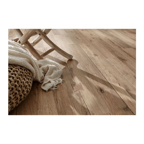 LAMINAT, 8MM, 32. RAZRED KRONOTEX DYNAMIC P. HRAST CASTLE D 4755