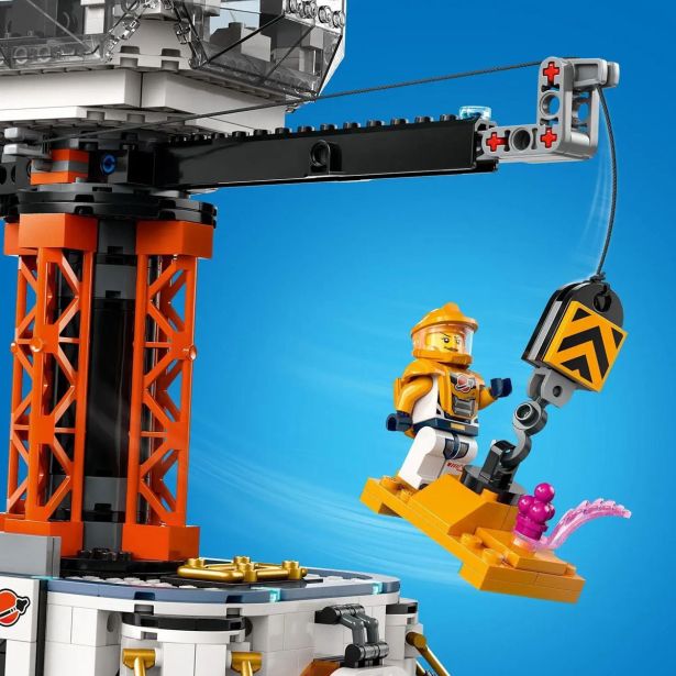 LEGO' CITY 60434 VESOLJSKA POSTAJA IN IZSTRELITVENA PLOŠČAD ZA RAKETE