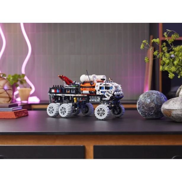 LEGO' TECHNIC' 42180 RAZISKOVALNI ROVER ZA EKIPO NA MARSU