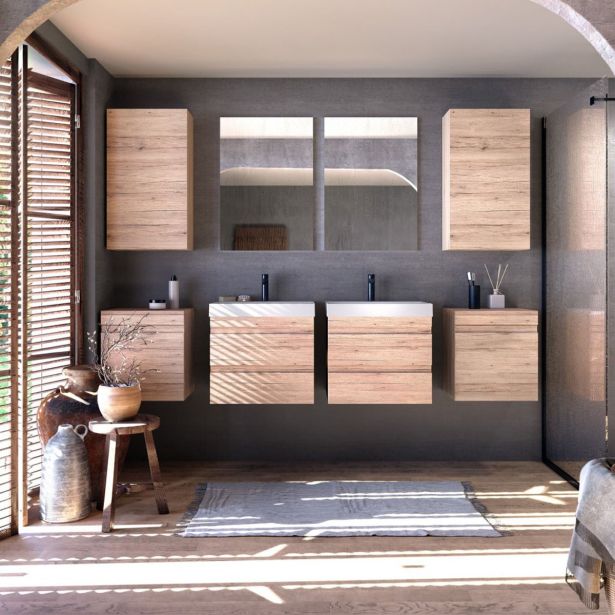 MAJHNA OMARICA KOLPA SAN ON 40 NW NAOMI