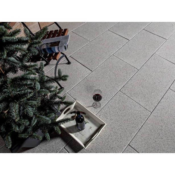 BETONSKA PLOŠČA ZOBEC MAX IMPREGNIRANA 40X80X4.2 CM PEŠČENO BELA