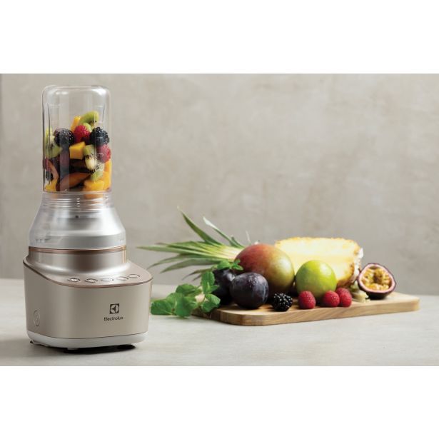 MEŠALNIK BLENDER ELECTROLUX E7CB1 8SSM