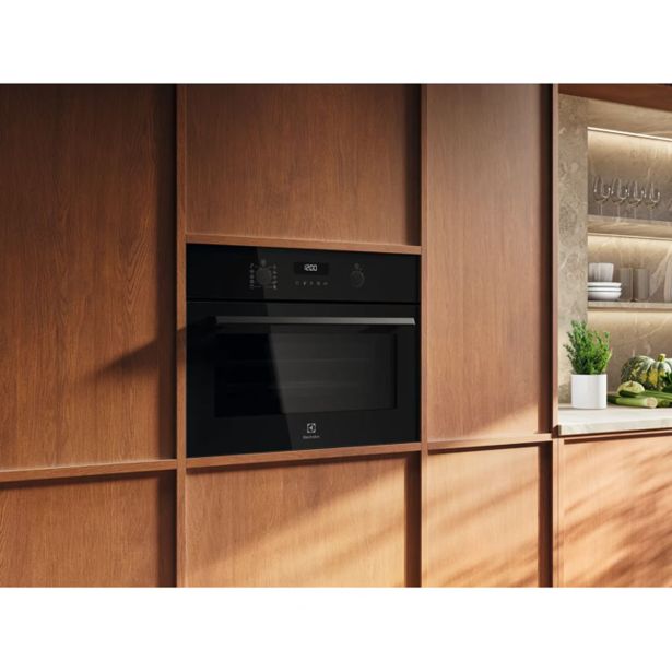 MIKROVALOVNA PEČICA ELECTROLUX LVM6E46Z