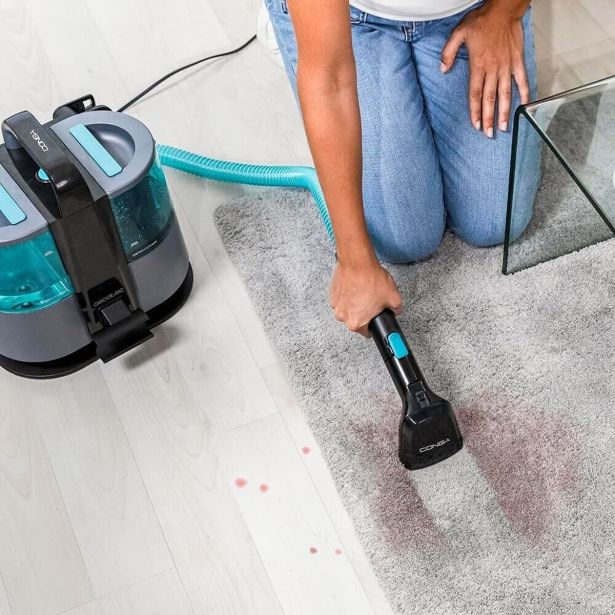 GLOBINSKI SESALNIK CECOTEC CONGA 4000 CARPET&SPOT CLEAN ZA OBLAZINJENO