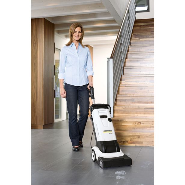 MOKRO-SUHI SESALNIK KARCHER BR 4.300