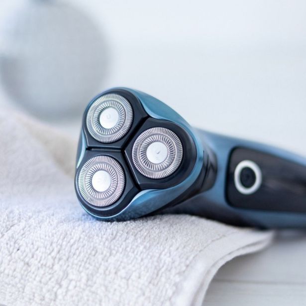 MOŠKI BRIVNIK UFESA AR3050 METAL