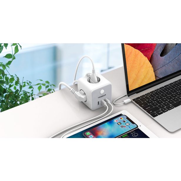 NAMIZNI RAZDELILEC TESSAN 301C 3X VTIČNICA, 2X USB-A, 1X USB-C