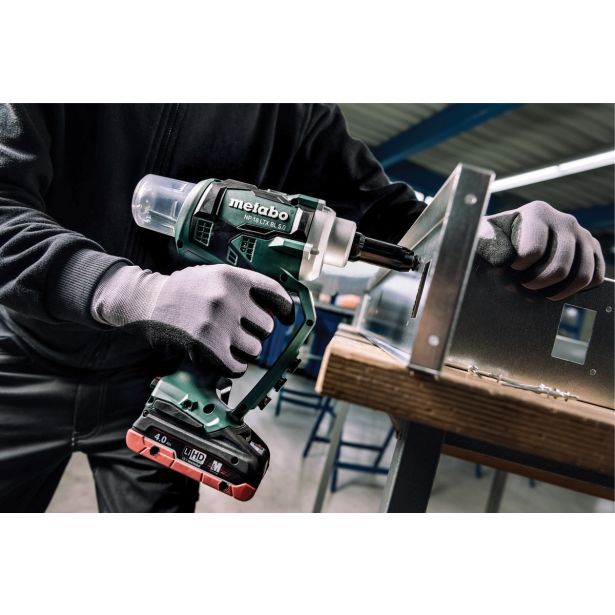 AKU. PIŠTOLA ZA KOVIČENJE METABO NP 18 LTX BL 5.0