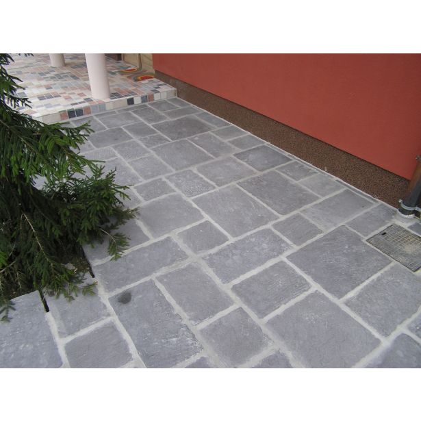 BETONSKI TLAKOVEC ZOBEC OLD YORK GRAFITNA