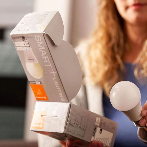 OPREMA ZA SMART SVETILA LEDVANCE A100 14W/827 TW FR E27 SMART WIFI