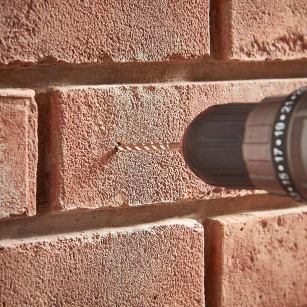 ORODJE ZA MEHANIKE VONHAUS SET SVEDROV IN NASTAVKOV 246 DELNI