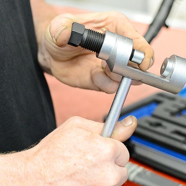 ORODJE ZA MEHANIKE UNIOR ORODJE ZA VERIGE ART. 3200/2BI