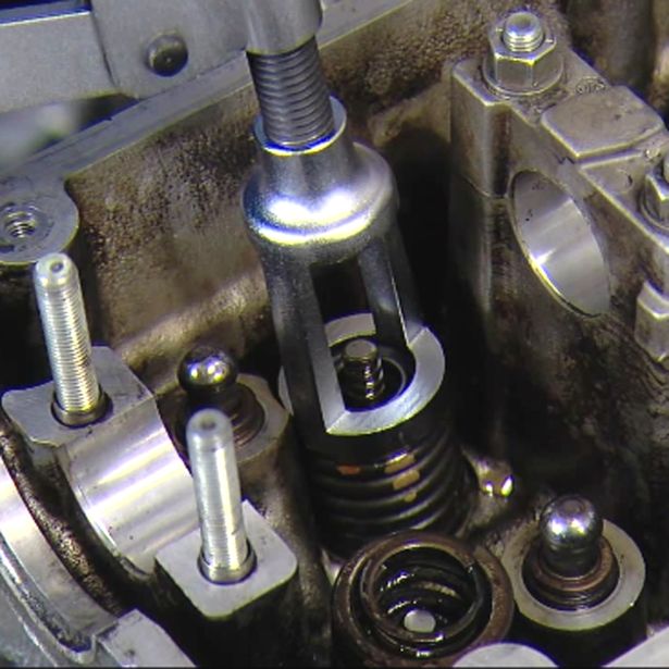 ORODJE ZA MEHANIKE UNIOR ORODJE ZA VZMETI VENTILOV ART. 2202/2BI