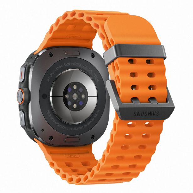 PAMETNA URA SAMSUNG GALAXY WATCH ULTRA LTE TITANSKO SIVA