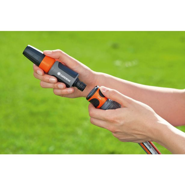 PIŠTOLA ZA VODO GARDENA OSNOVNI KPL Z BRIZGALKO