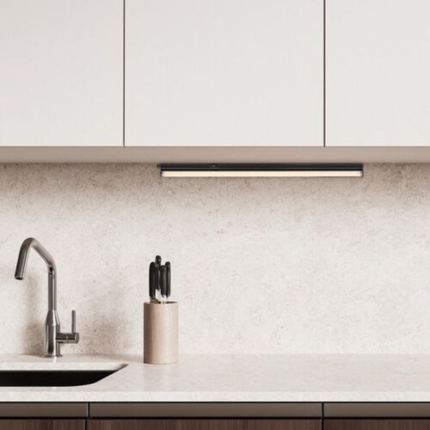 PODELEM. STENSKA SVETILKA RABALUX BAREG LED S STIKALOM 8W 700LM 3000K 590MM IP20