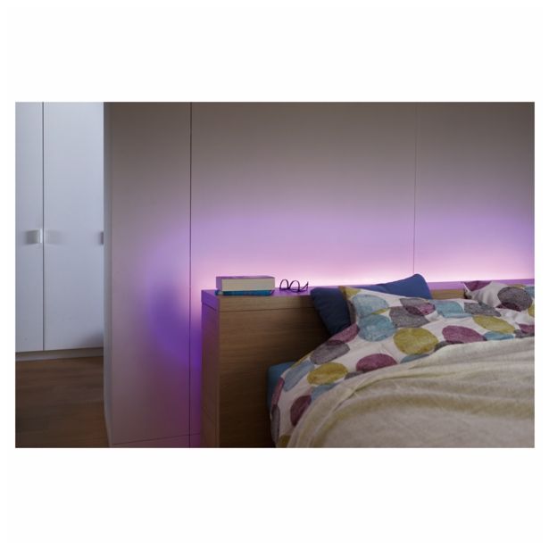 PODELEM. STENSKA SVETILKA PHILIPS LIGHTSTRIPS 1X12W LED 70166/55/PH VEČBARVNA